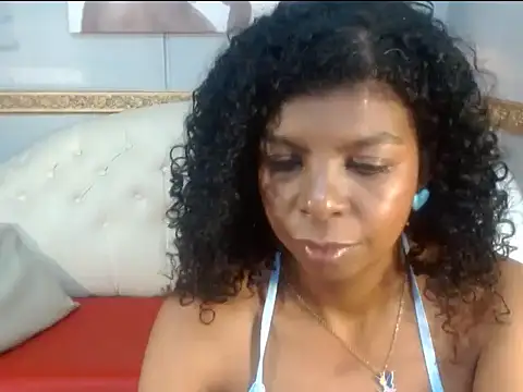 Chat +18 de XtinaRave ao vivo