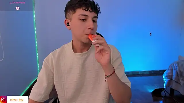 OLIVER_K 网络视讯表演