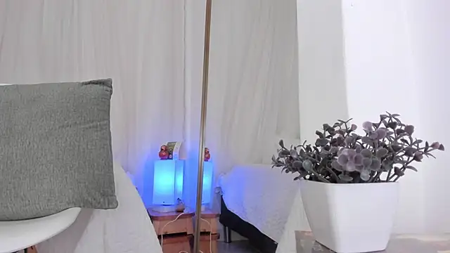 The_Essentials – Live XXX-chat