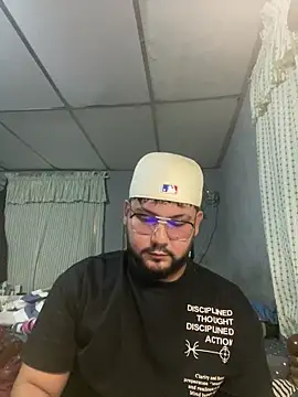 sexy_men22cm Webcamshow