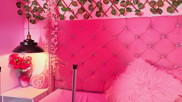 Chatroom XXX en direct de Kira-Berry