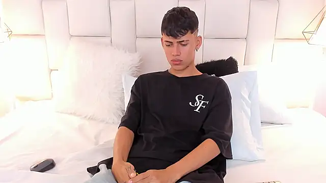 Show modela JacobFerrer na web-kameri