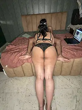 XXX chat uživo modela LustyCouple26