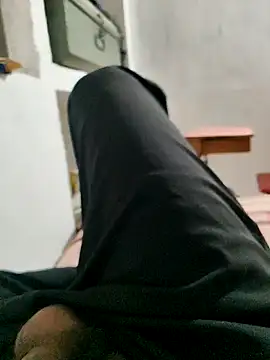 Chat +18 de Sakti_77 ao vivo