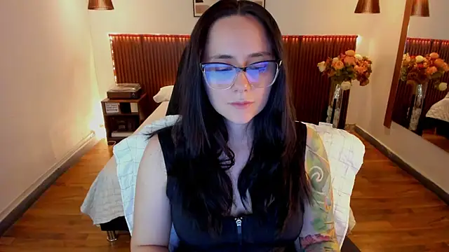 XXX chat uživo modela KatherineBond