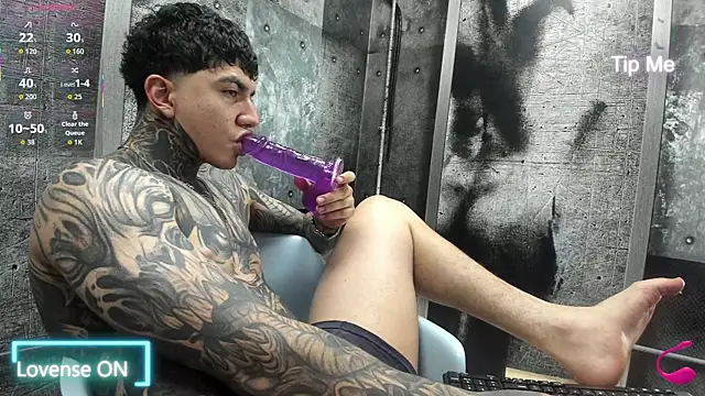 Czat XXX na żywo – Gury_tattoo