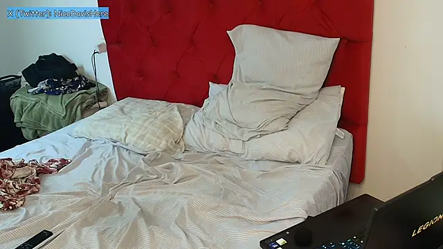 NicoDavisOfficial: απευθείας συνομιλία ΧΧΧ