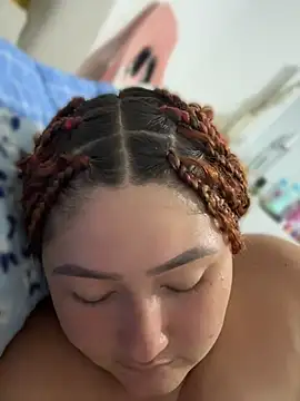 Rouse-Antonella_ Adlı Modelin Canlı Sohbet Odası