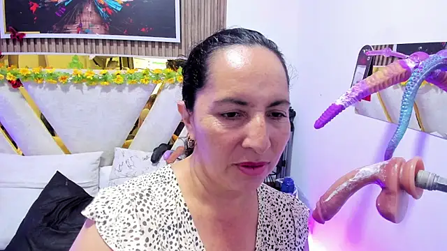 Luna_Naughty1's Live XXX Chat