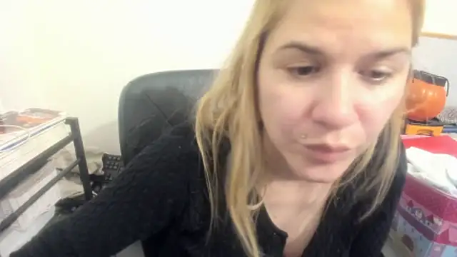 new_but_cute Webcam Show
