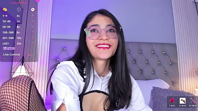 Chat XXX en directo de LunaBloomn