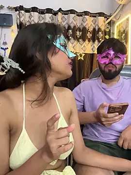 pooja_sexy79 现场XXX聊天