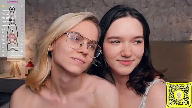 Chat +18 de KarinStfleur ao vivo