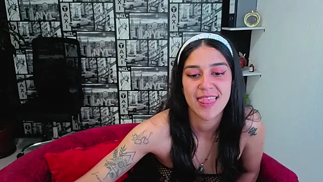 DanielaMonroe live XXX chat