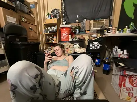 Snowbunnycake_131 élő XXX-chatje