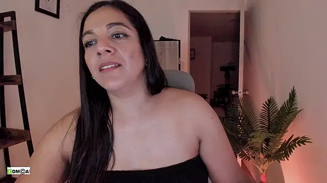 urcute_kitten's Live XXX Chat