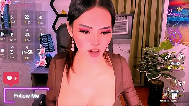 HugeSurpriseLianeTs Webcam-Show