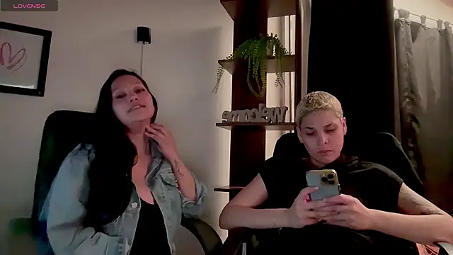 Sala de chat ao vivo de MarcellaGriffin