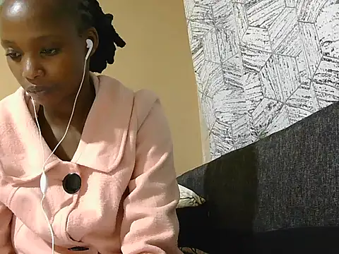 Petitemissy's Live XXX Chat