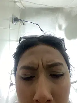 StefanyLuxe_18's Live XXX Chat
