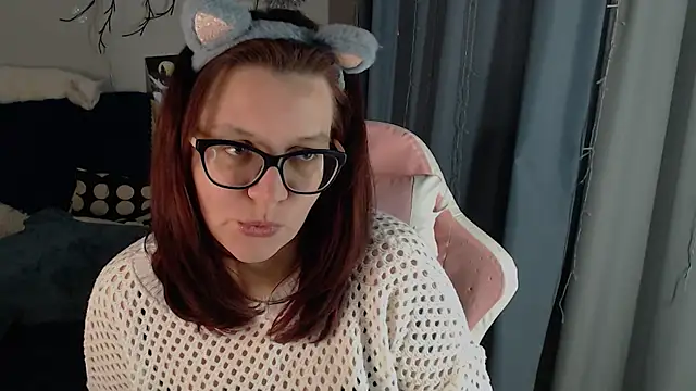 Chat +18 de Milaniya_Poolys ao vivo