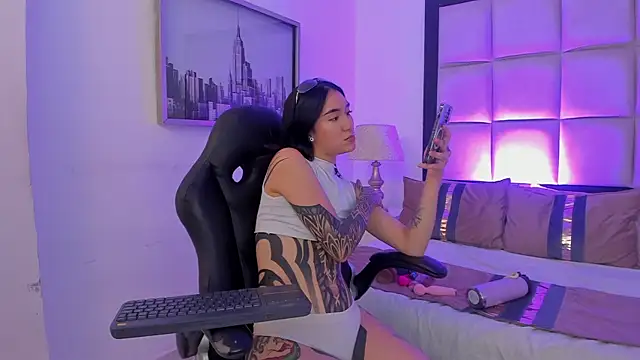 MeganPresleyy Adlı Modelin Canlı Sohbet Odası