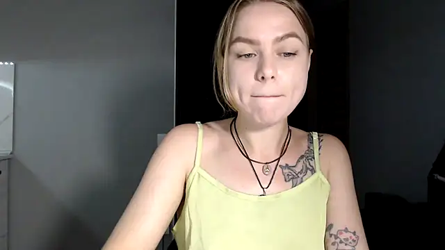 Show modela Sunbeam_ na web-kameri