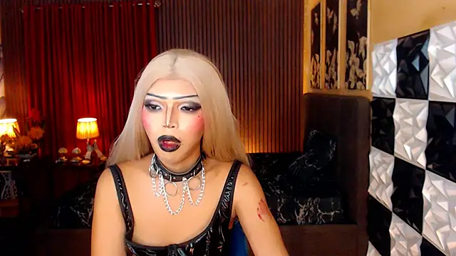 Show modela xFistingLadyBoyx na web-kameri
