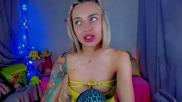 Chat +18 de YourLizzyDoll ao vivo