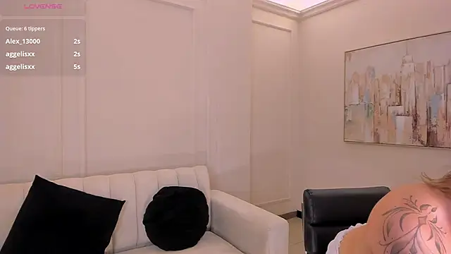 EveBensonX Adlı Modelin Canlı XXX Sohbeti