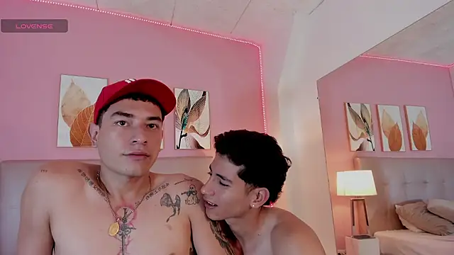 Alejo-and-Thiago's Live XXX Chat