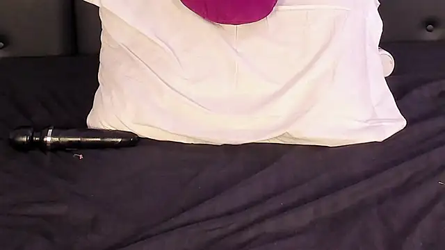samantha_rouge Show in webcam