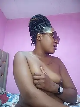 sexy_prettytiff Adlı Modelin Canlı XXX Sohbeti
