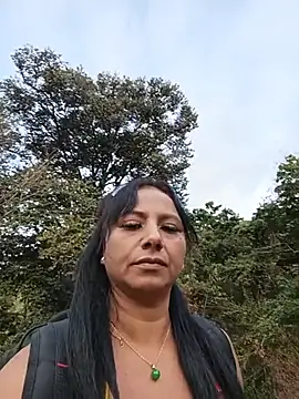Онлайн чат XXX esmeralda_li