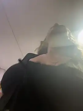 Chat +18 de miss_berlyn ao vivo