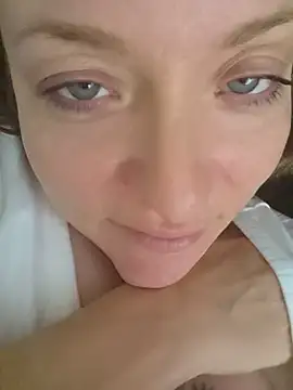 julimonroe Chat XXX in diretta
