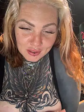 AlexandraWildd Pertunjukan Webcam