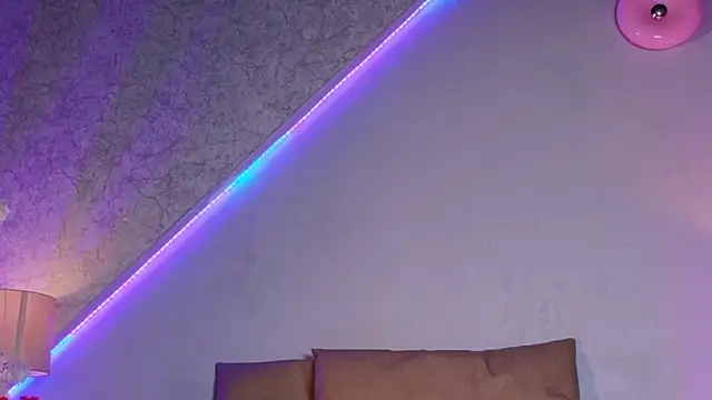 maaluh Adlı Modelin Canlı XXX Sohbeti