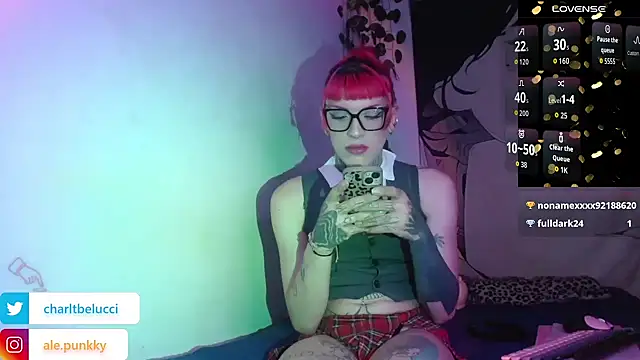 Czat XXX na żywo – charlotbelucci_