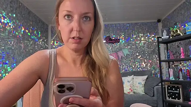 lucyallen4201 실시간 채팅방