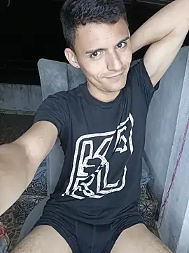 Chat +18 de the_emir ao vivo