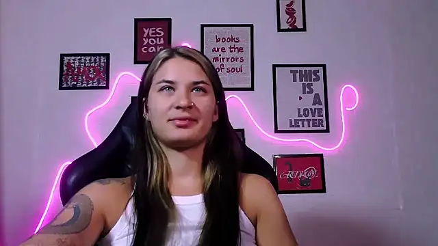 Chat XXX en directo de AlisaFrost