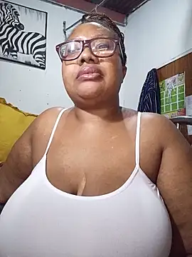 YELLOW_BONE élő XXX-chatje