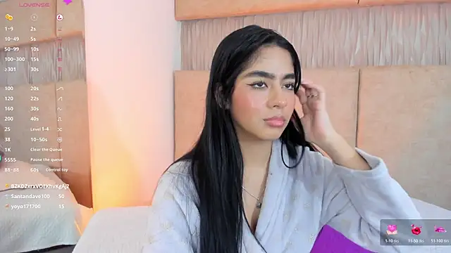 _kyraa_ Adlı Modelin Canlı XXX Sohbeti