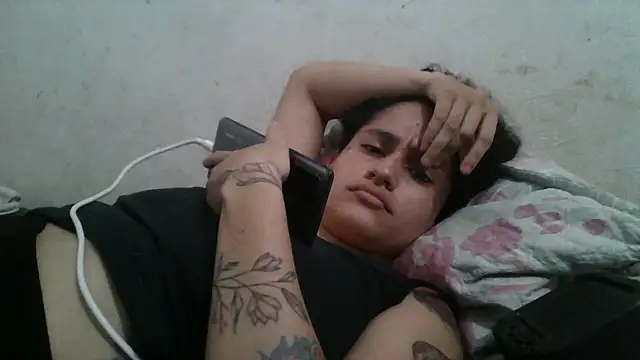 girl_tits Chat XXX in diretta