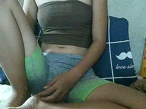 PinaySkinnyGirl Adlı Modelin Canlı XXX Sohbeti
