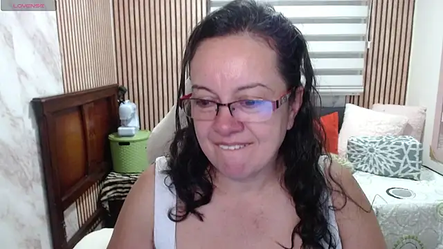Sonialorens_ XXX чат на живо
