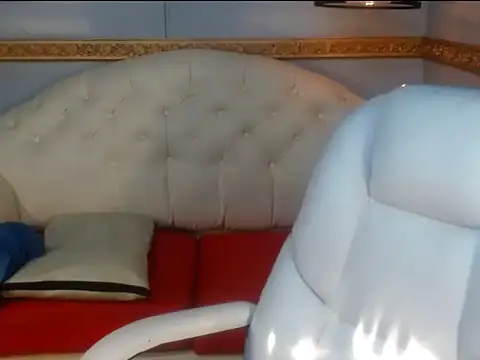 XtinaRaveのウェブカメラショー