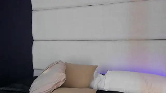 Czat XXX na żywo – AmmyJones_