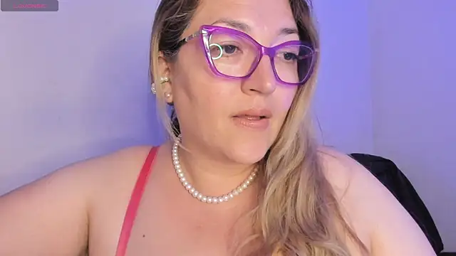 Chatroom XXX en direct de Naty_Mature_